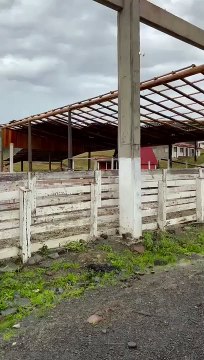 Temporal causa destelhamentos e interdita rodovias na Serra de SC