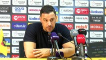 Fatih Tekke, entraîneur d'Istanbulspor： Chaque point est précieux pour nous
