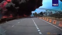 tn7-Video- Diez personas mueren al estrellarse una avioneta en una calle en Malasia-180823