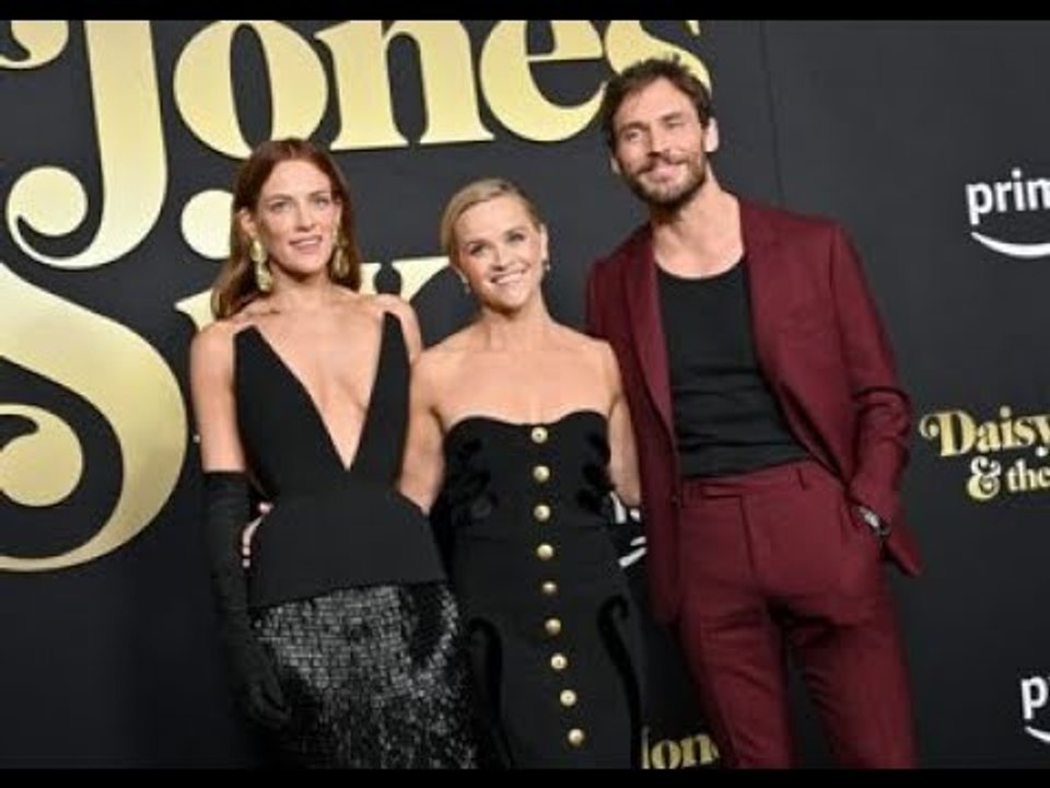 La petite amie de Sam Claflin : La star de “Daisy Jones & the Six” sort avec l'ex de Leonardo DiCa