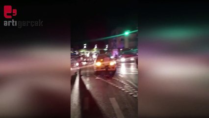 Elektrik kesintileri Urfalıları bezdirdi: Yolu kapatan halk, DEDAŞ'ı protesto etti