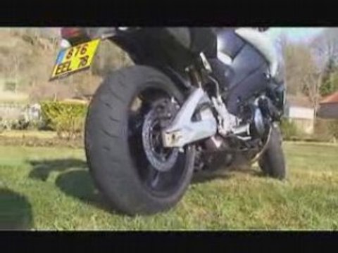 Suzuki Hayabusa 1340 contre Suzuki B-KING 1340