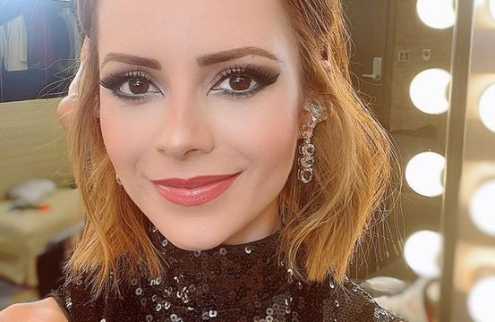 Sandy enaltece cuidados dos pais durante carreira em meio à polêmica de Larissa Manoela