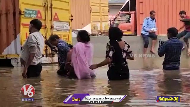 Bus Submerged In Flood Water | Delhi Floods | V6 News