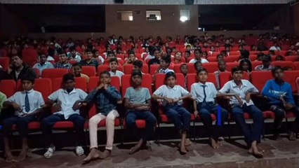 కామారెడ్డి: జాతీయ భావం పెంపొందించేందుకే గాంధీ చలనచిత్ర ప్రదర్శన