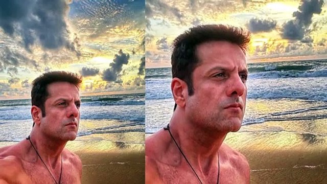 Fardeen Khan flaunts 'killer' body in shirtless selfie