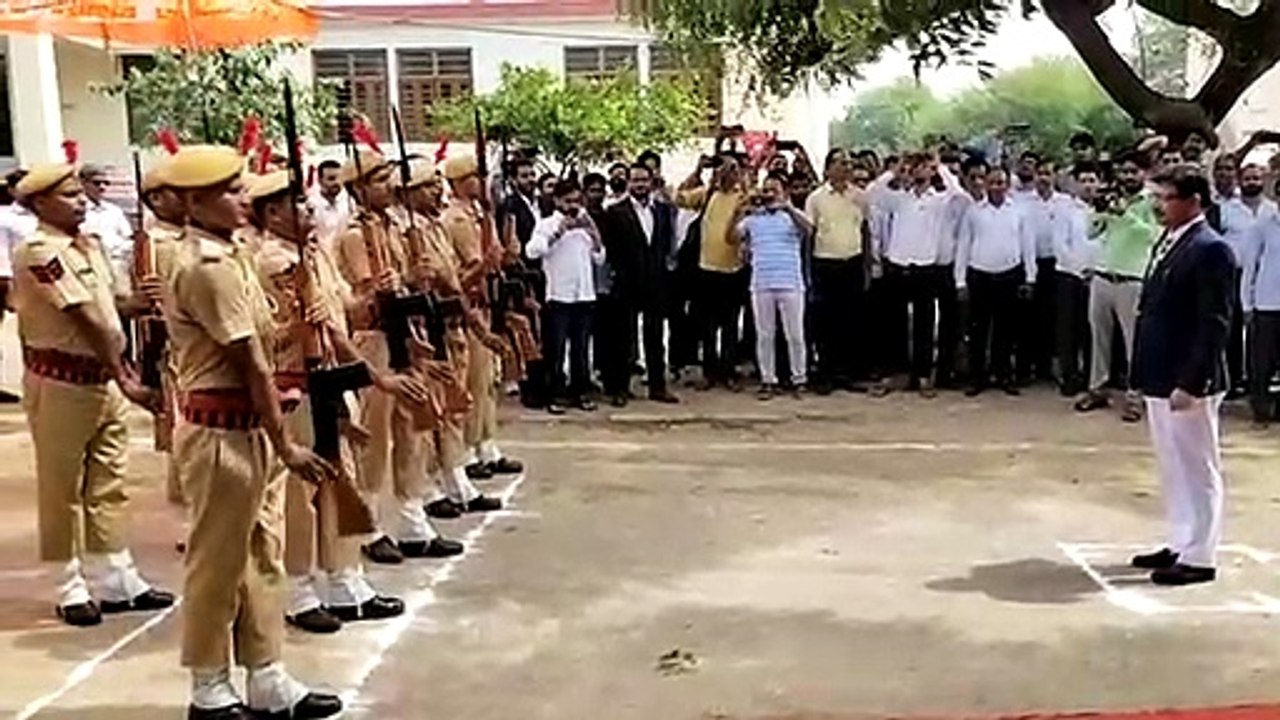 बार एसोसिएशन कार्यकारिणी को दिलाई शपथ