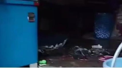 नर्मदापुरम: बदमाशों ने घर में घुसकर एक व्यक्ति पर चाकू से किया हमला, घर को किया आग के हवाले