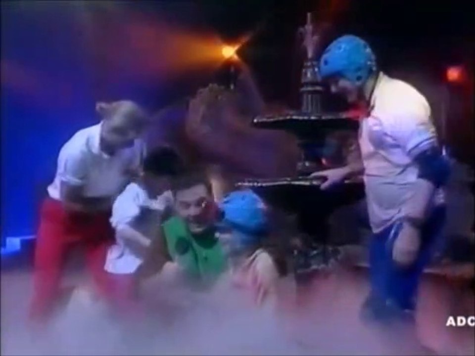 Celebrity Double Dare UK 1992 Obstacle Course Run 2