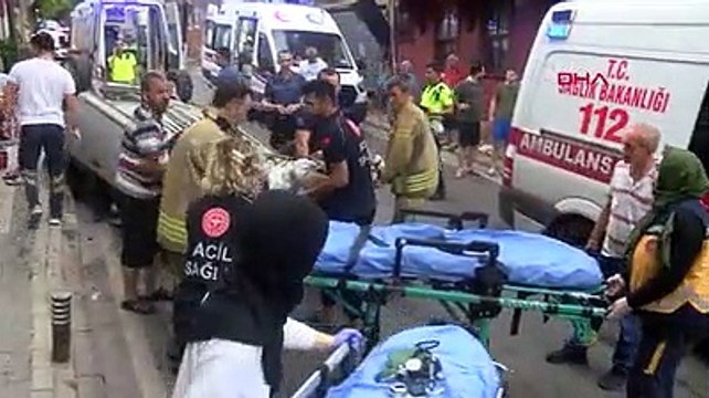 Aydınlatma direğine çarpan otomobil takla attı; biri ağır, 5 yaralı