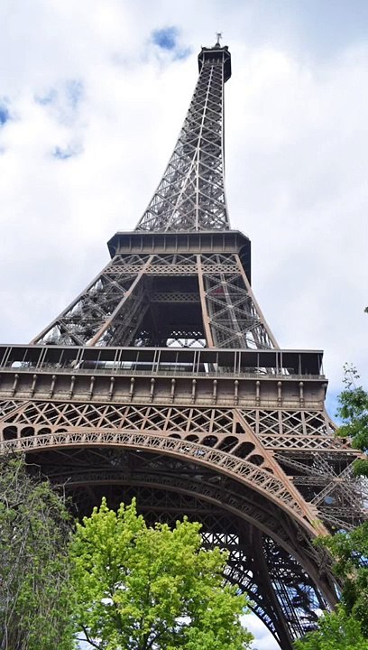 #eiffeltower #visit #paris #france #europe #youtubeshorts #shorts #smkhanvlogs  #sabahatmodoodkhan