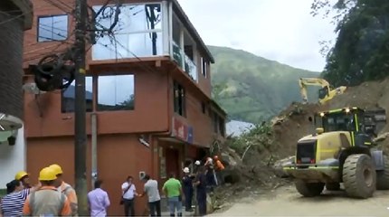 Autoridades en Guayabetal continúan removiendo tierra de la vía al Llano y la limpieza va en un 50 %