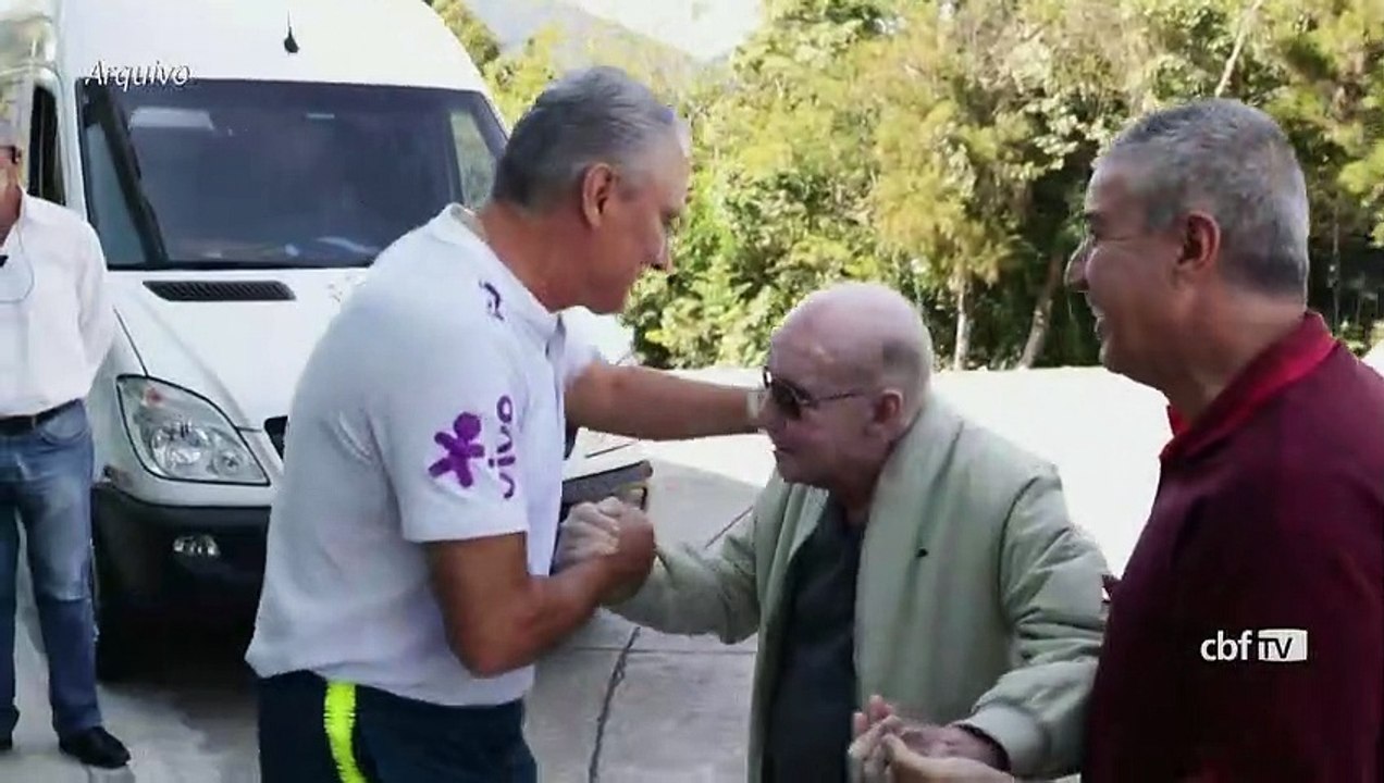 Zagallo apresenta 'melhora' após ser internado