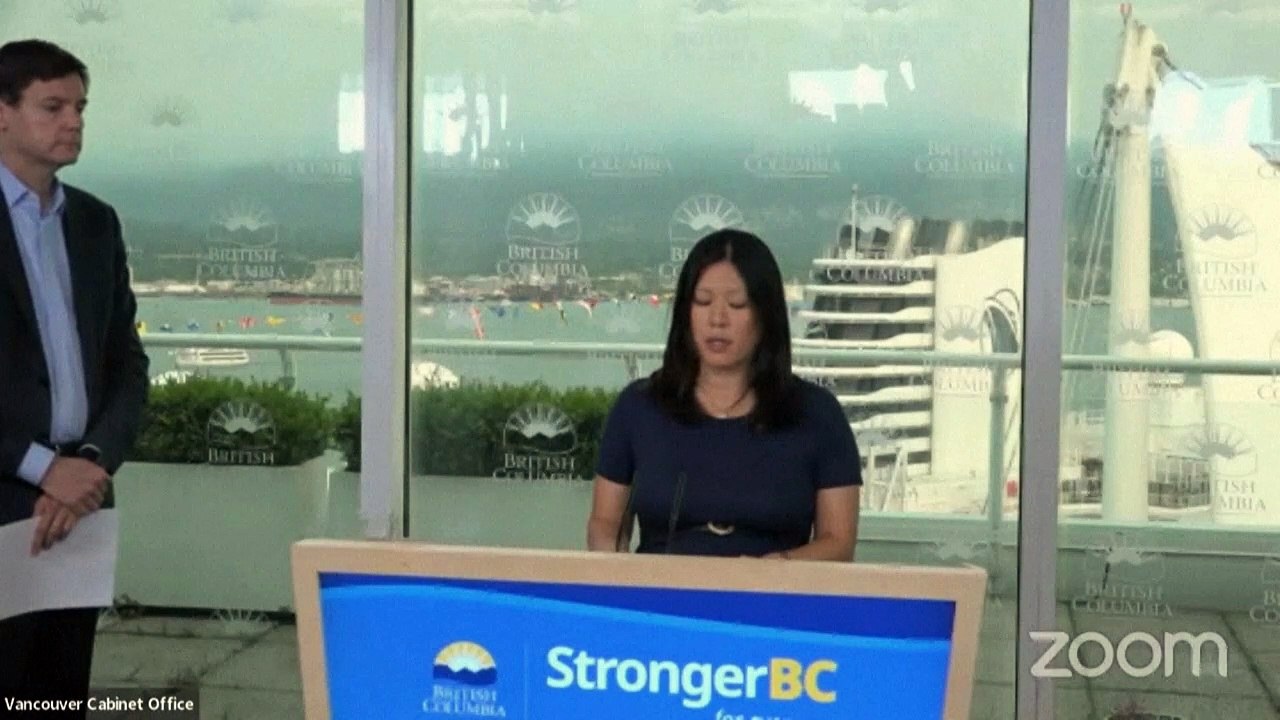 Decenas de miles de evacuados por incendios en norte y oeste de Canadá