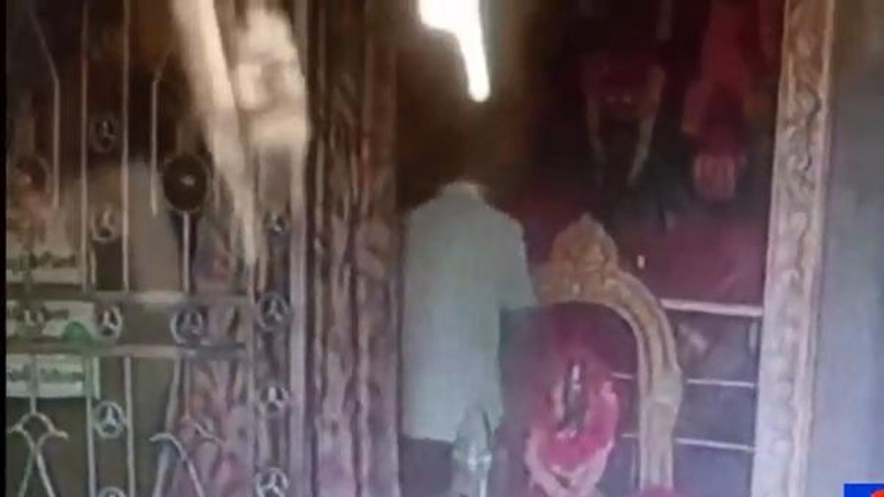 విశాఖ జిల్లా: అమ్మవారి ఆలయంలో భారీ చోరీ... సీసీ టీవీలో రికార్డ్