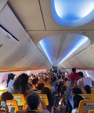 Metti che su un aereo salga Gianni Morandi… è subito Sanremo