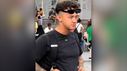 Taksi durdurmak için Arap kıyafetleri giydi