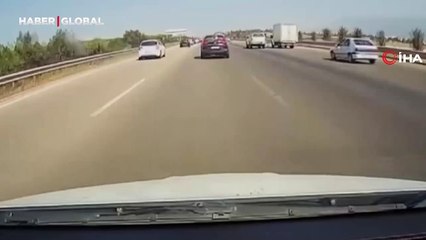 Dehşete düşüren zincirleme kaza anları: Son anda fark etse de...