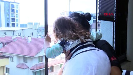 EV HAPSİNDEKİ ANNESİ, BABASINI BIÇAKLAYINCA 3 YAŞINDAKİ KIZ DEVLET KORUMASINA ALINDI