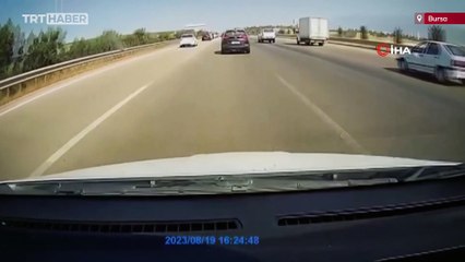 Zincirleme trafik kazasından son anda kurtuldu