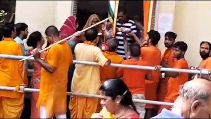 251 कांवड़ियों ने गलता जल से किया भोलेनाथ का अभिषेक