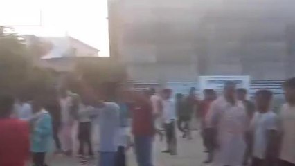 गोपालगंज: छात्र की हुई हत्या के बाद परिजनों ने स्कूल में किया तोड़फोड़, देखें वीडियो