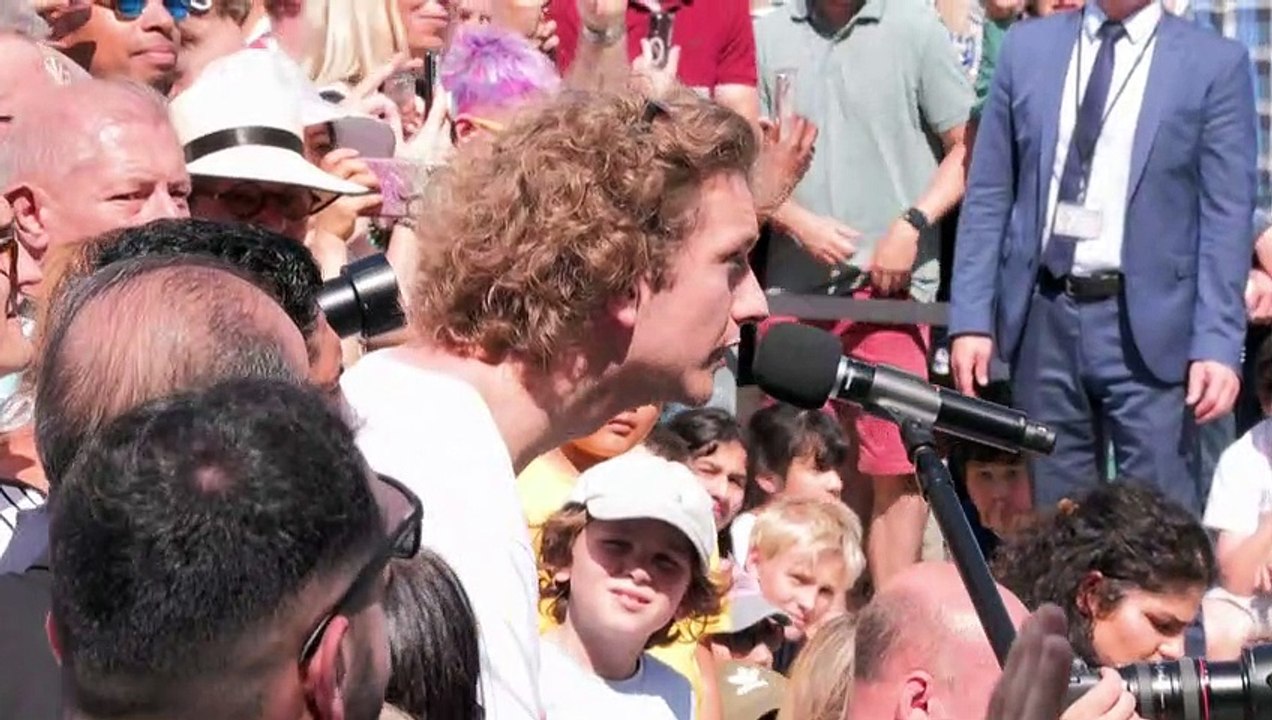 Scholz beim Tag der offenen Tür: Austausch mit Bürgern und Kritik für die Ampel-Partner