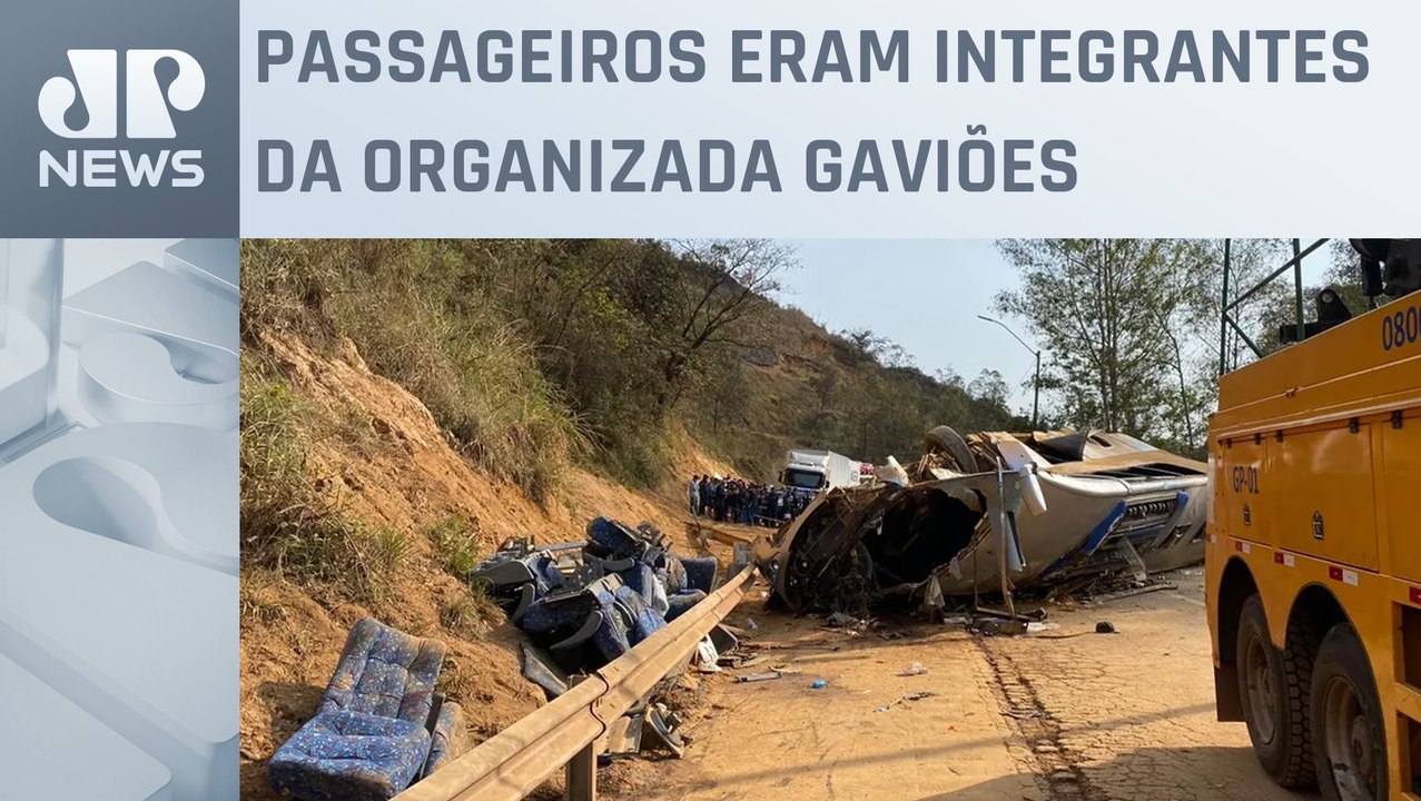 Acidente em MG: Ônibus com torcedores do Corint...