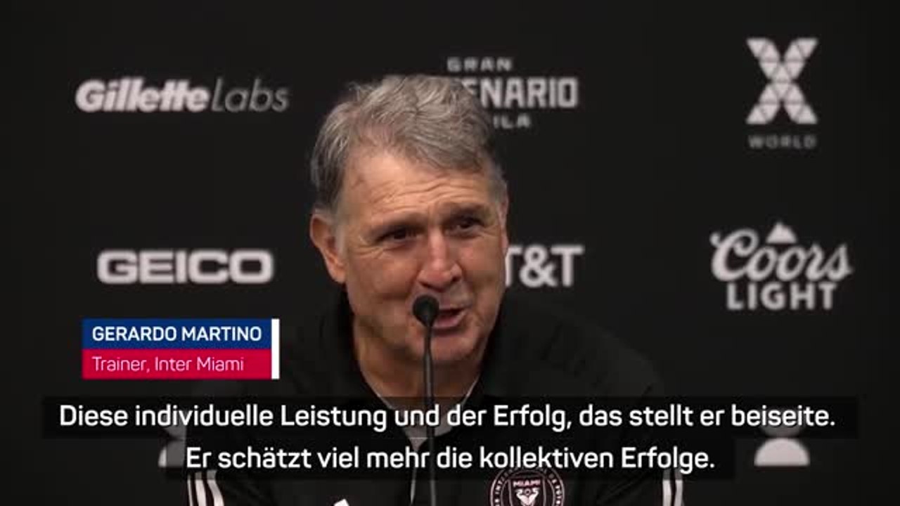 Martino mit Bierdusche nach Messi-Lob