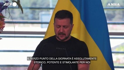 Zelensky:  "La consegna degli F-16 e' una decisione storica"