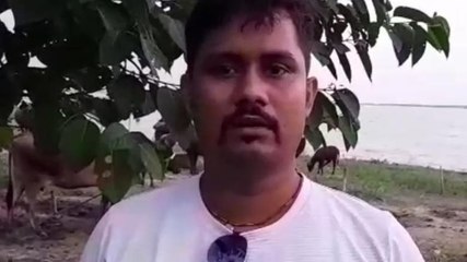 खगड़िया: गंगा में तैर रहा पत्थर लोगों के बीच बना चर्चा का विषय, पूजा पाठ करने उमड़ी भीड़