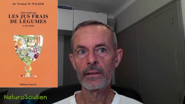 LIVRE Votre santé par les jus frais de légumes et de fruits Dr. Norman WALKER (naturosoutien)