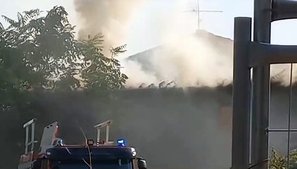 Scandicci, viuzzo del Roncolino, ordinanza di inagibilit? per il casolare occupato