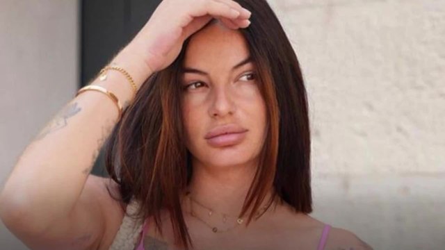 Voici - Cloé Cooper maman : elle a accouché d'une petite fille et révèle le prénom