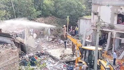 बंगाल: पटाखा फैक्ट्री में जोरदार धमाका, 7 लोगों की मौत