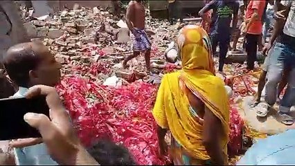 बंगाल: पटाखा फैक्ट्री में धमाका, 8 लोगों की मौत