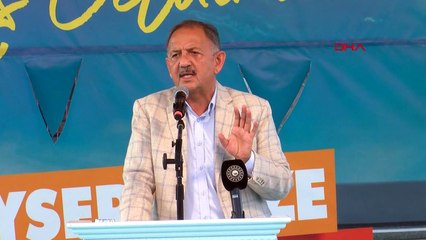 BAKAN ÖZHASEKİ DIŞARIDAN GELEN HERKES 'DEPREMİN 4'TE 1'İ BİZDE OLSA ALTINDAN KALKAMAZDIK' DEDİ