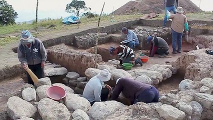 Túmulo de sacerdote de 3 mil anos é descoberto no Peru