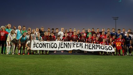 “Se acabó”: el grito de apoyo a Jenni Hermoso en el campo y en las gradas