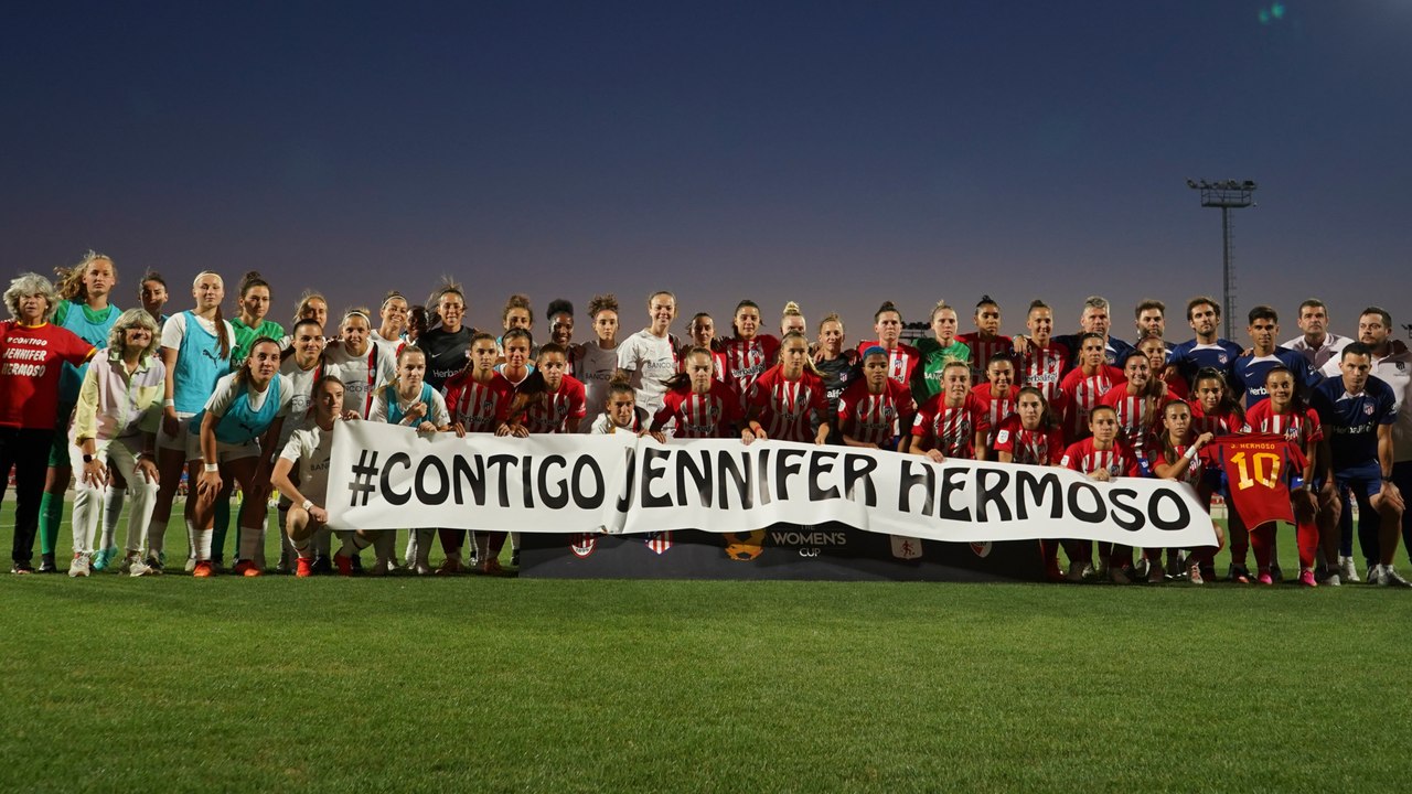 “Se acabó”: el grito de apoyo a Jenni Hermoso en el campo y en las gradas