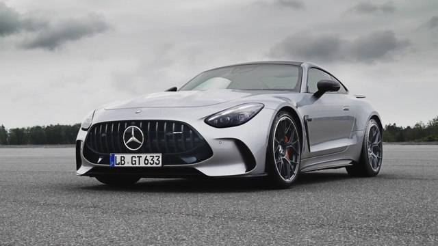 Das neue Mercedes-AMG GT Coupé - AMG 4,0-Liter V8 Biturbomotor mit zwei Twin-Scroll-Turboladern