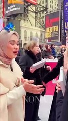 Empayar Fesyennya Tawan Dunia Tapi Pengasas Ini Tetap Disiplin Menyusukan Anak!