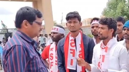 వనపర్తి: ప్రభుత్వ హాస్టల్స్‌లో నెలకొన్న సమస్యలను పరిష్కరించాలని డిమాండ్