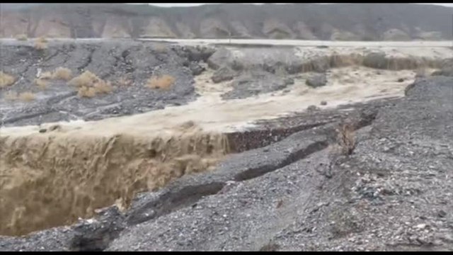Usa, Hilary entra in California, chiuso il Death Valley National Park