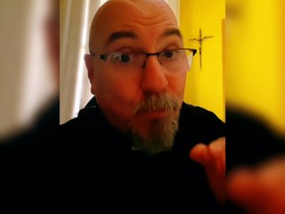 "Tenía vicios que lamentablemente no lo pude ayudar y decidí separarme..." - Padre Juan Molina