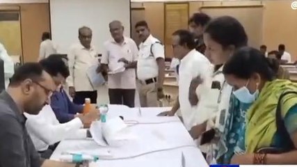 శ్రీకాకుళం జిల్లా: అర్జీలు స్వీకరించిన కలెక్టర్... అధికారులకు ఆదేశం