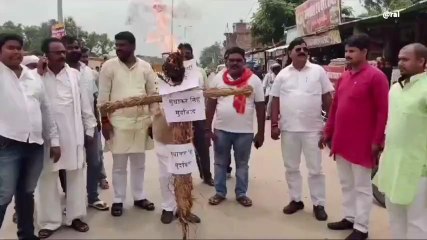 "स्याही कांड" पर फ़ूटा गुस्सा, सपा का पुतला दहन करने सड़क पर भाजपा