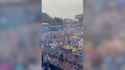 Paris Hilton calls out 'haters' at DJ set