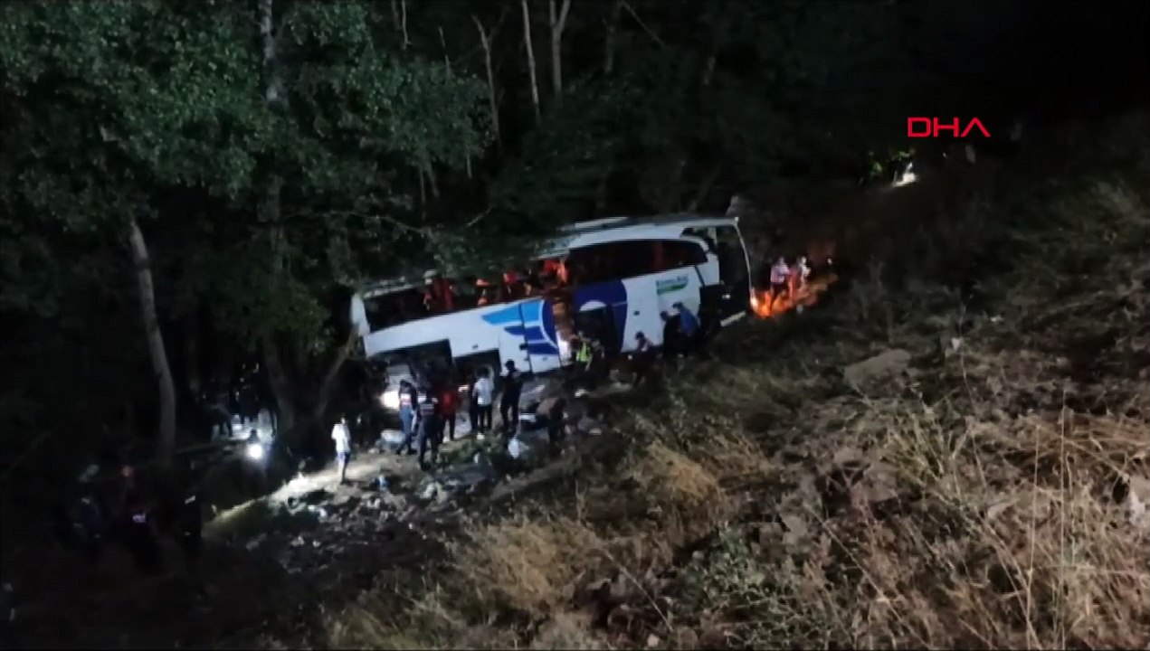 YOZGAT'TA YOLCU OTOBÜSÜ ŞARAMPOLE UÇTU-1