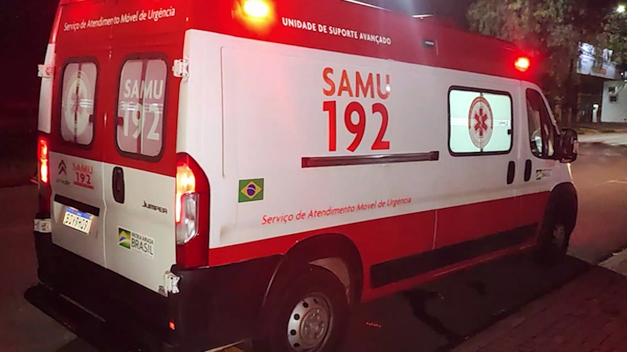 Idosa passa mal e é socorrida pelo Samu na rua Manaus